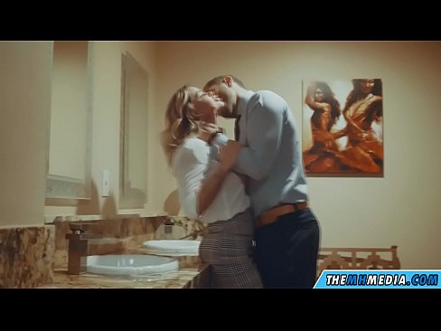 ❤️ Lè yon blond bèl sedui ou nan yon twalèt piblik ❤❌ Sèks super nan nou % ht.analpics.ru% ❌❤